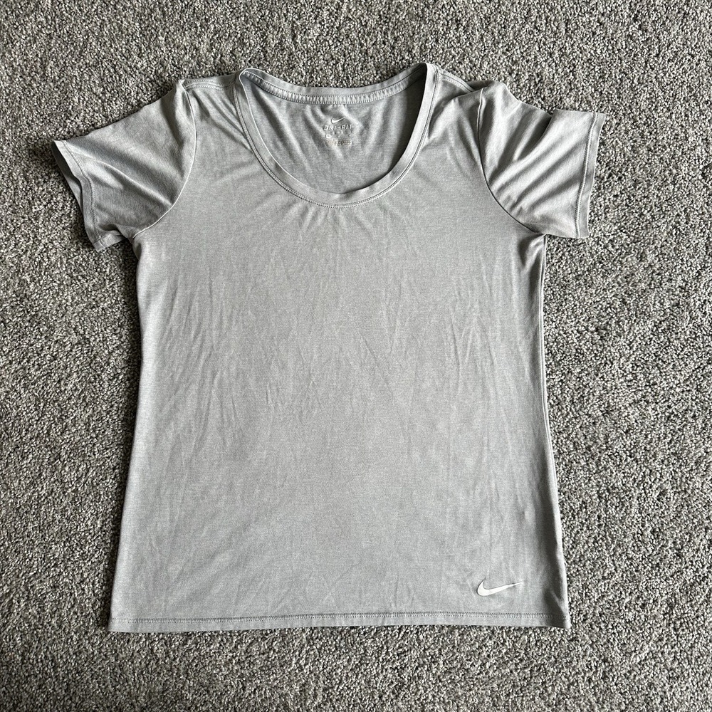 Nike Dri-Fit Womens Shirt M Scoop Neck Light Gray Heather Gym Workout‎ * - Picture 3 of 10